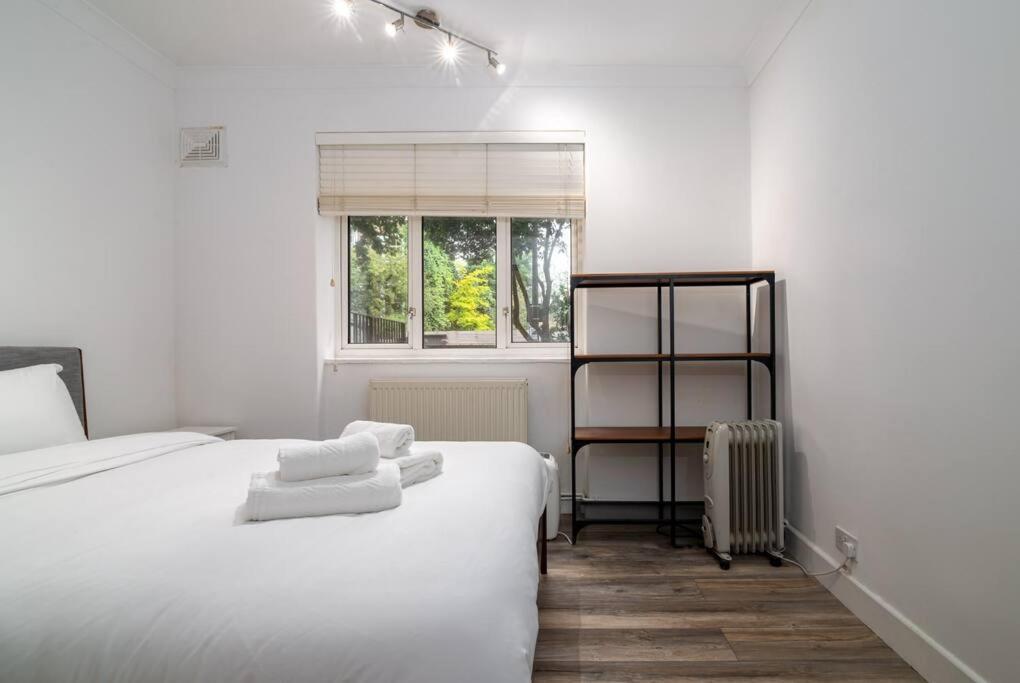 Stylish And Well Equipped Flat In Stockwell Apartment ลอนดอน ภายนอก รูปภาพ