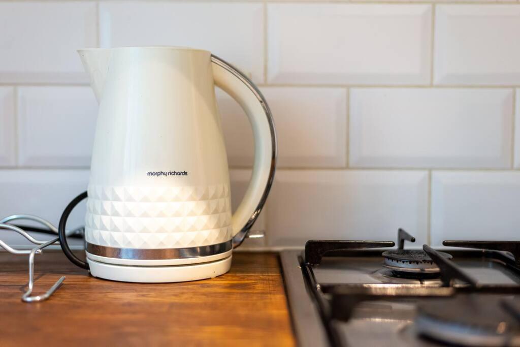 Stylish And Well Equipped Flat In Stockwell Apartment ลอนดอน ภายนอก รูปภาพ
