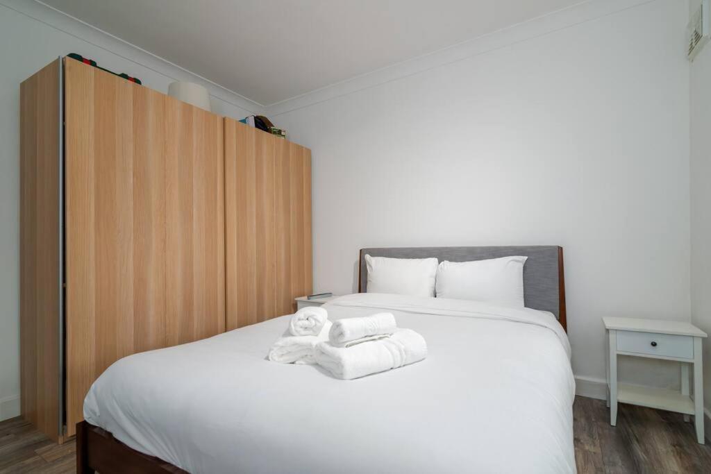 Stylish And Well Equipped Flat In Stockwell Apartment ลอนดอน ภายนอก รูปภาพ