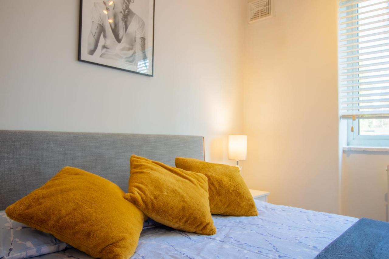 Stylish And Well Equipped Flat In Stockwell Apartment ลอนดอน ภายนอก รูปภาพ